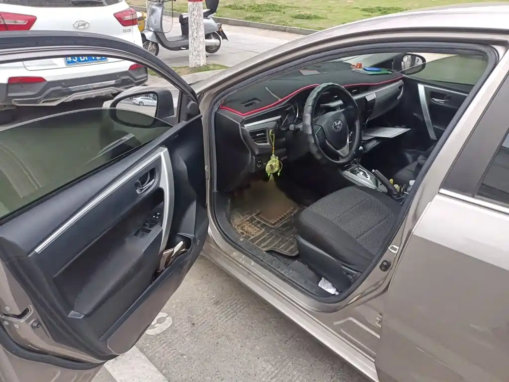 Toyota Corolla 2015 — фото 14