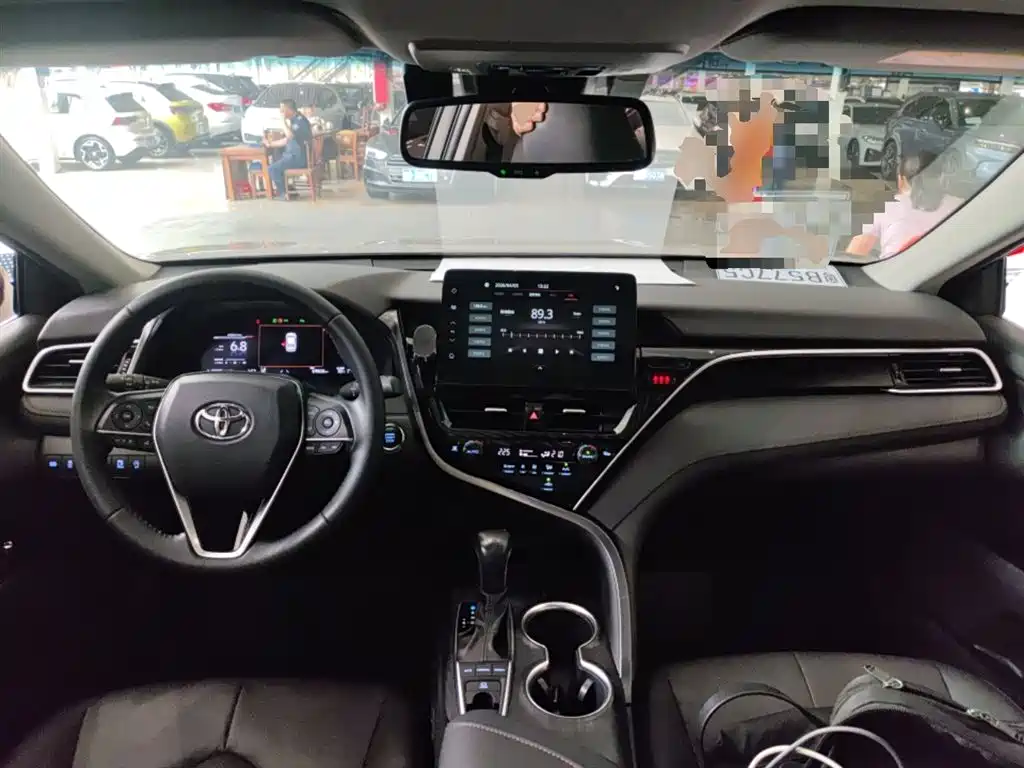 Toyota Camry 2022 — фото 10