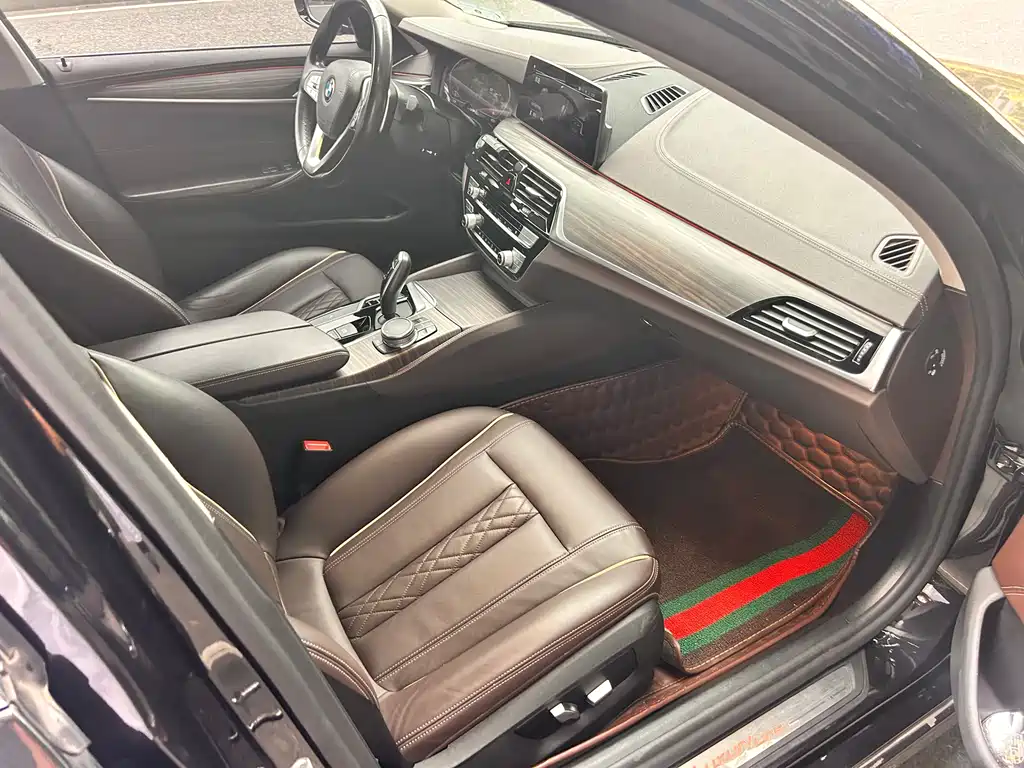 BMW 5 Series 2020 — фото 13