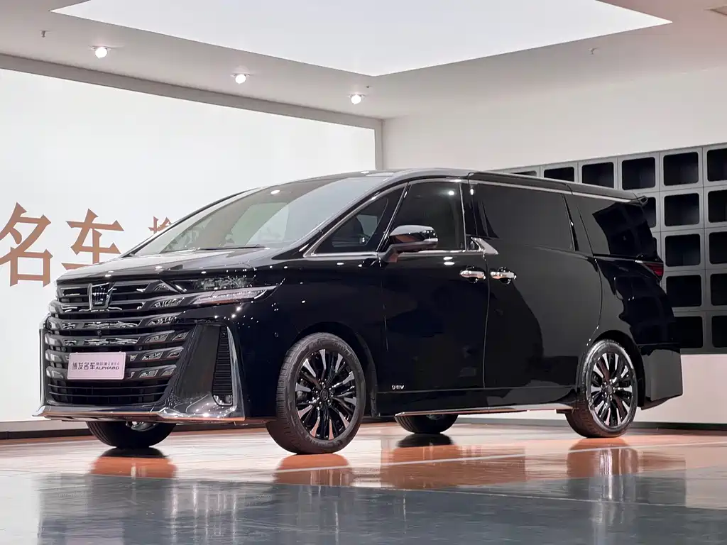 Toyota Vellfire 2024 — фото 1