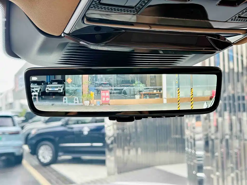 Land Rover Range Rover 2025 — фото 13