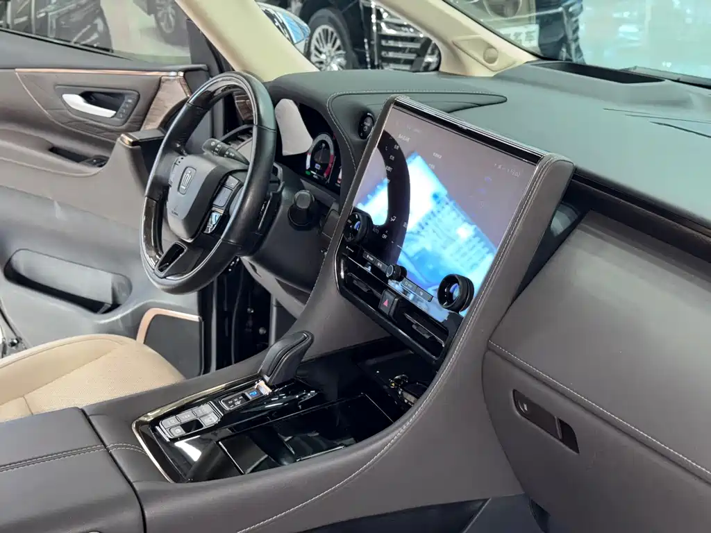 Toyota Vellfire 2023 — фото 7