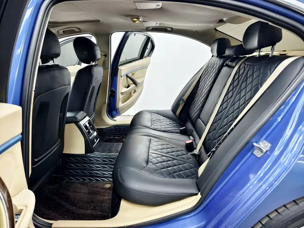 BMW 3 Series 2015 — фото 13