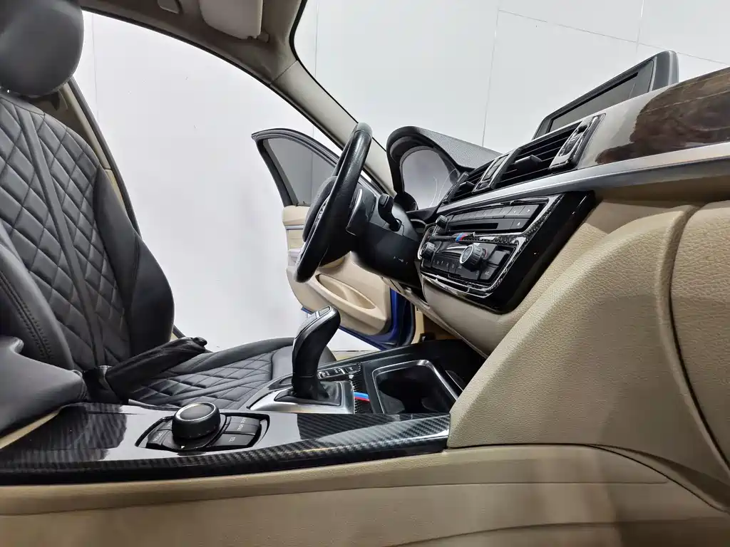 BMW 3 Series 2015 — фото 15