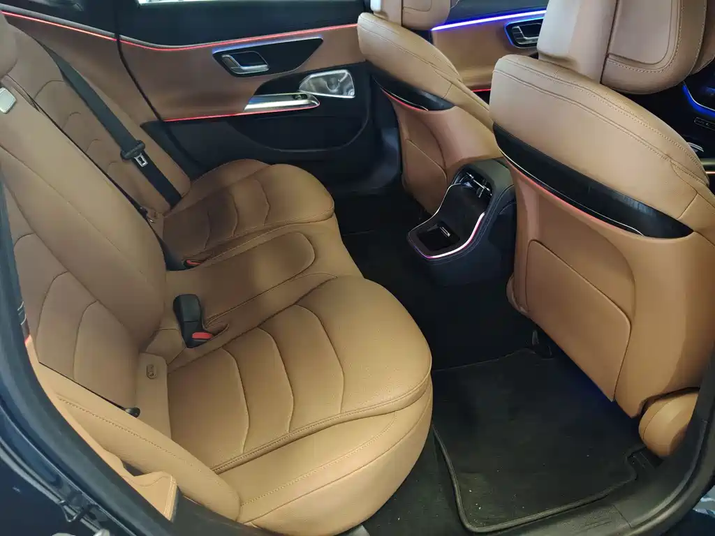 Mercedes-Benz E-Class 2023 — фото 35