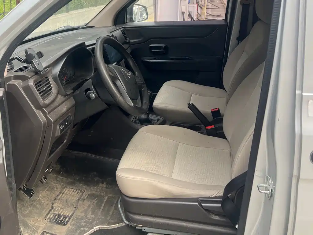 Wuling Hongguang V 2019 — фото 13