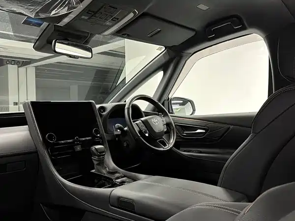 Toyota Alphard 2024