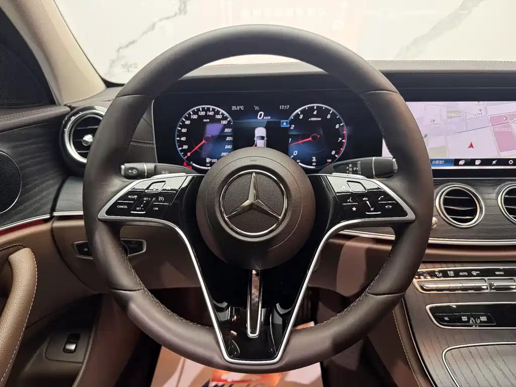 Mercedes-Benz E-Class 2022 — фото 14