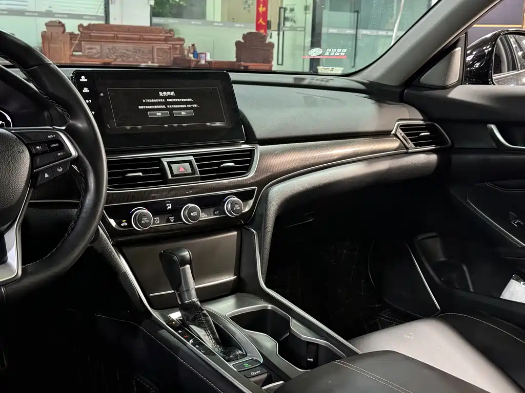Honda Accord 2023 — фото 17