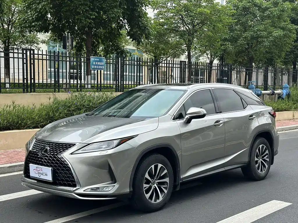 Lexus RX 2021 — фото 1