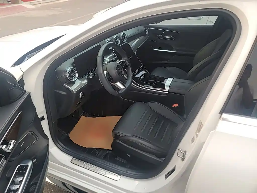 Mercedes-Benz C-Class 2023 — фото 15