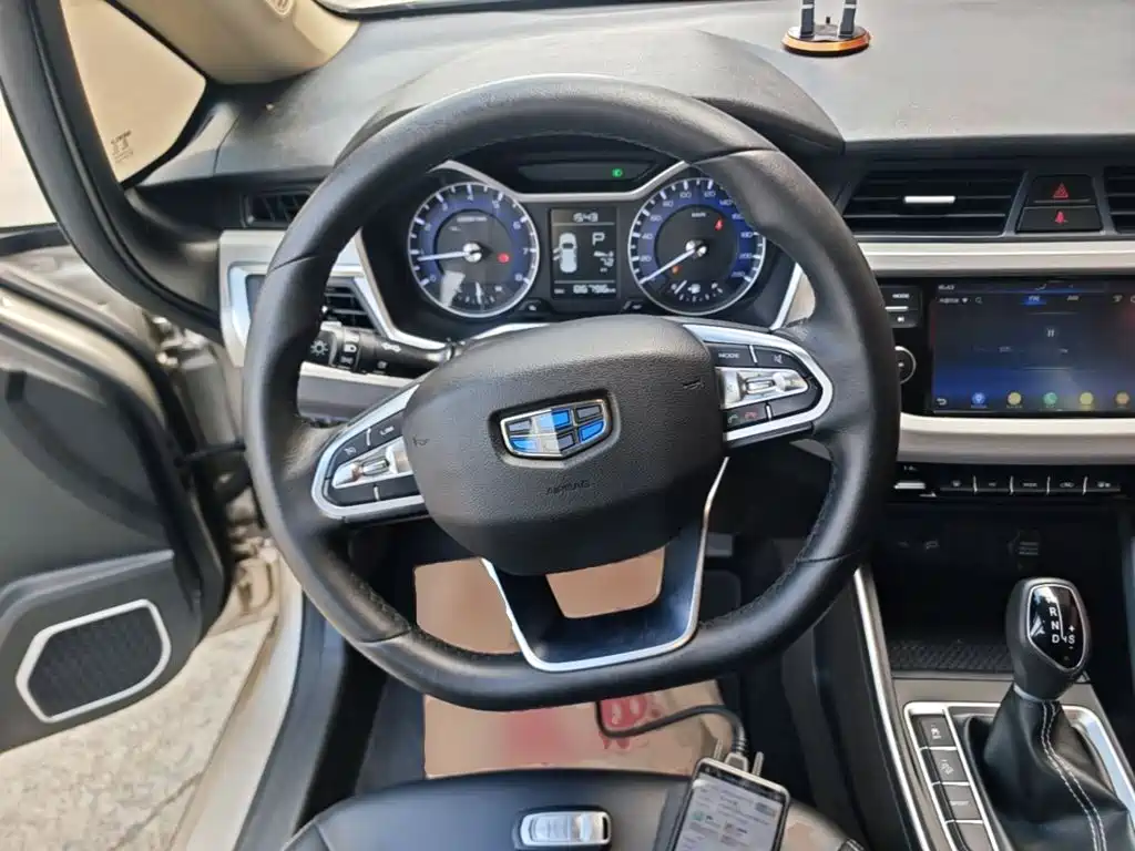 Geely Vision X3 2019 — фото 11