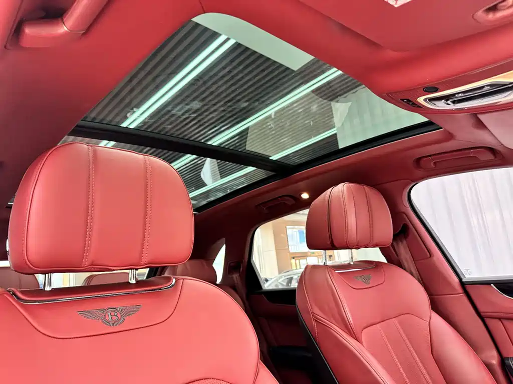 Bentley Bentayga 2019 — фото 15