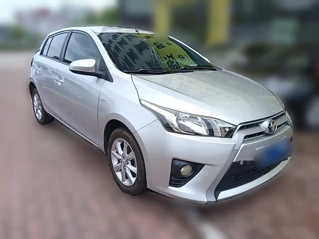 Toyota Yaris L 2014 — фото 7