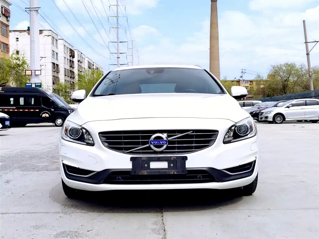 Volvo V60 2015 — фото 2