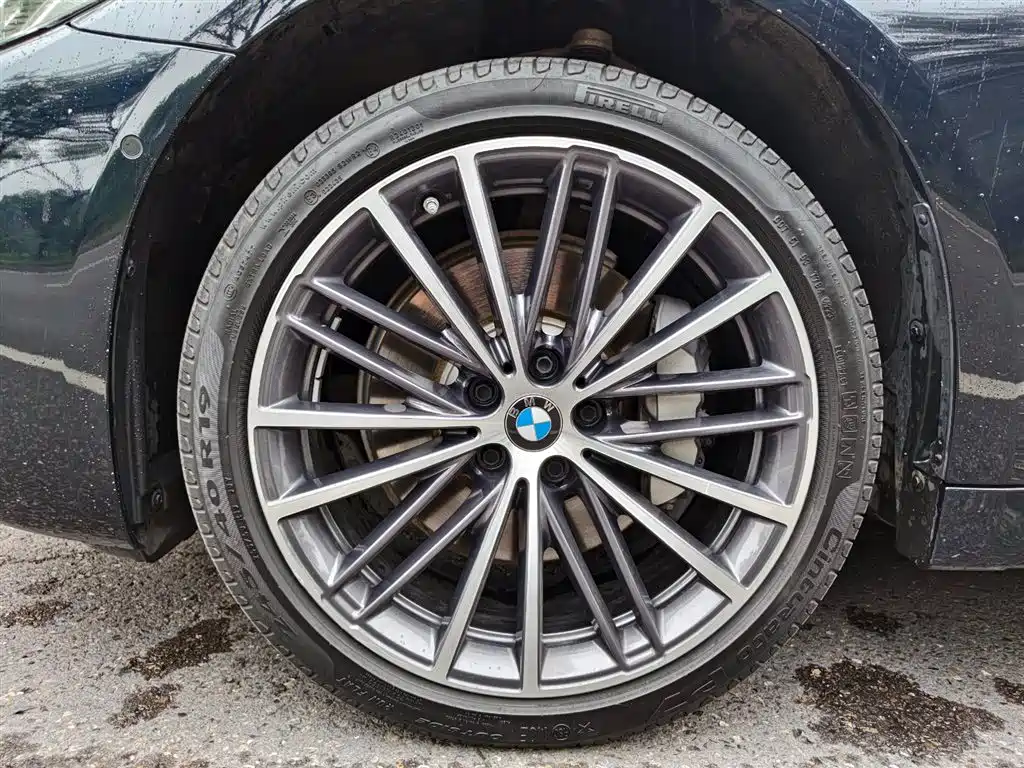 BMW 5 Series 2024 — фото 15