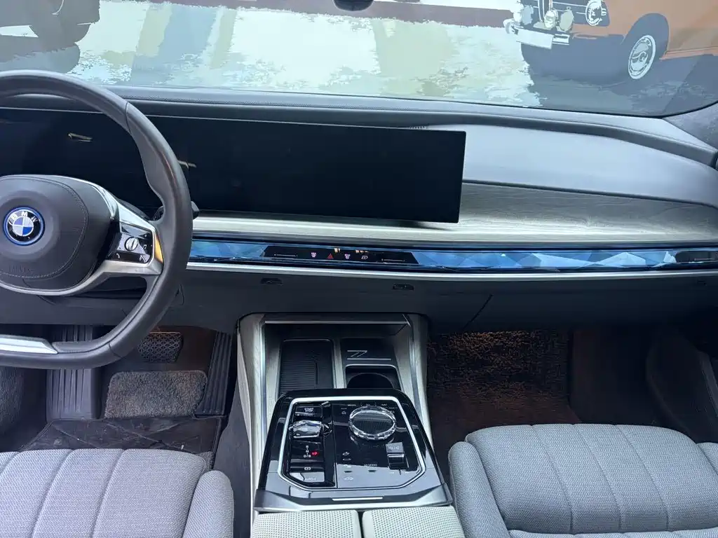 BMW i7 2024 — фото 14