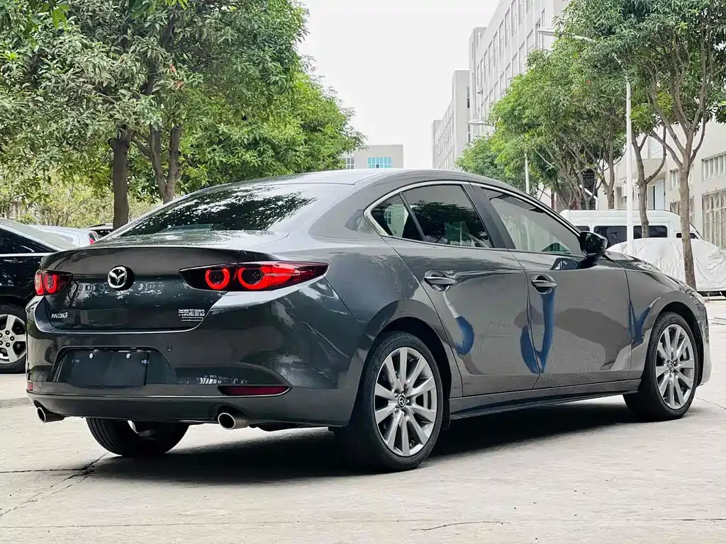 Mazda 3 Axela 2020 — фото 4