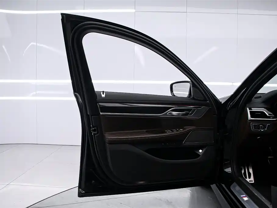 BMW 7 Series 2022 — фото 11