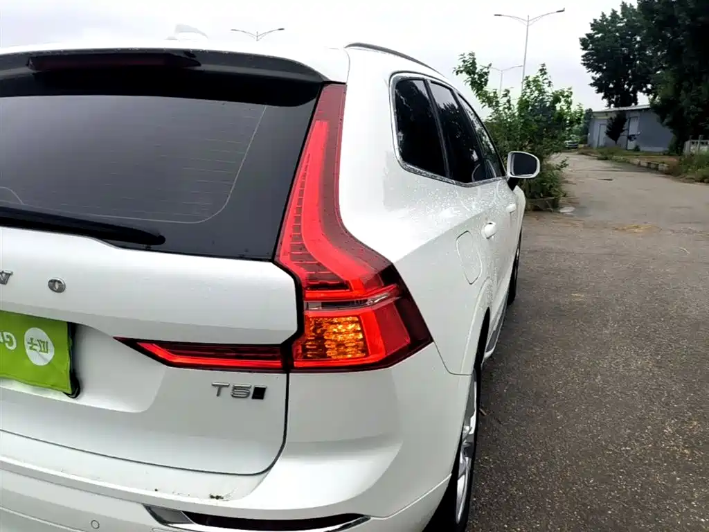 Volvo XC60 2020 — фото 8