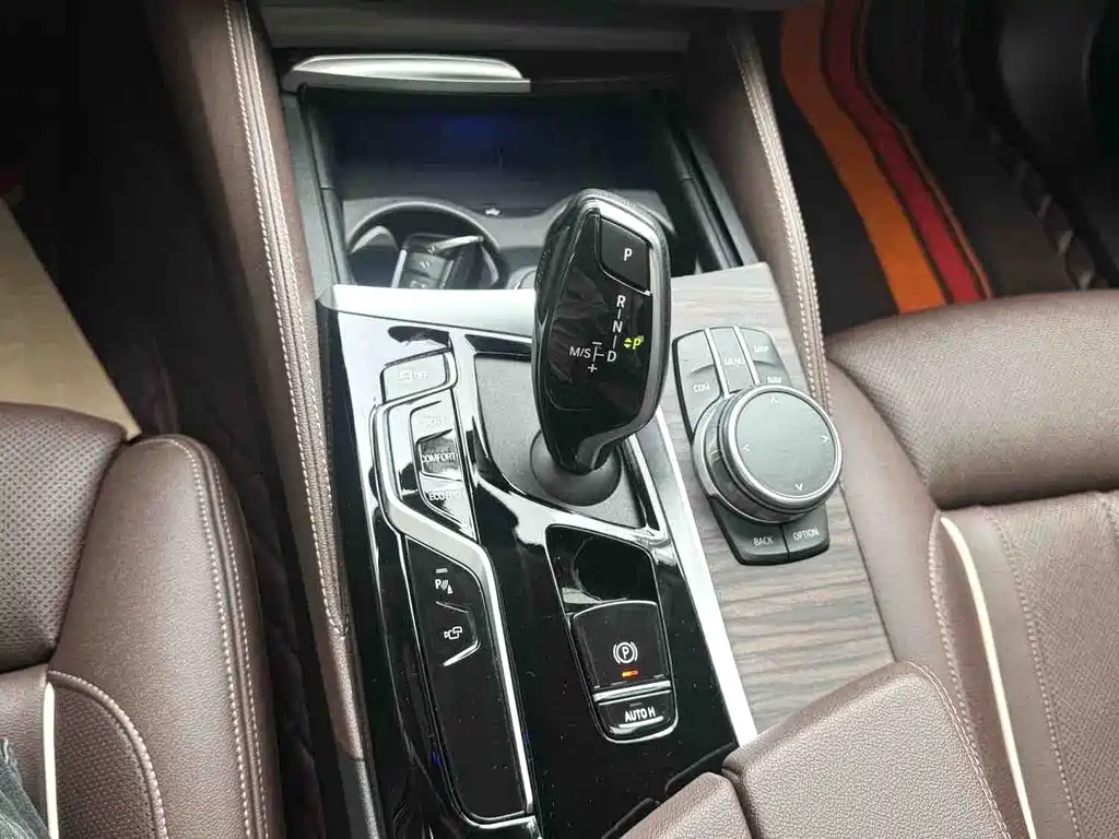 BMW 5 Series 2021 — фото 13