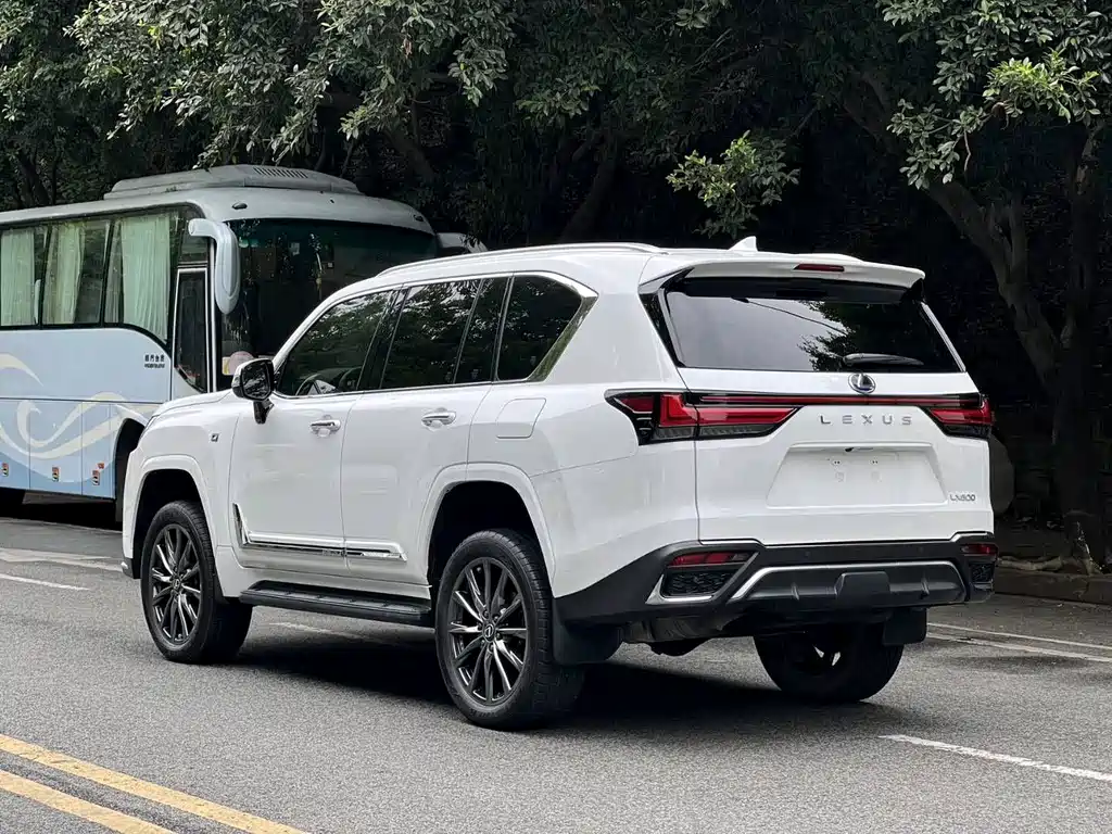 Lexus LX 2025 — фото 3