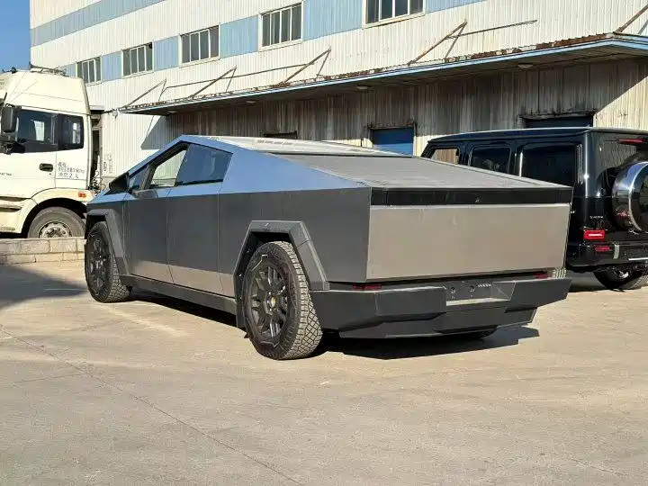 Tesla — фото 3