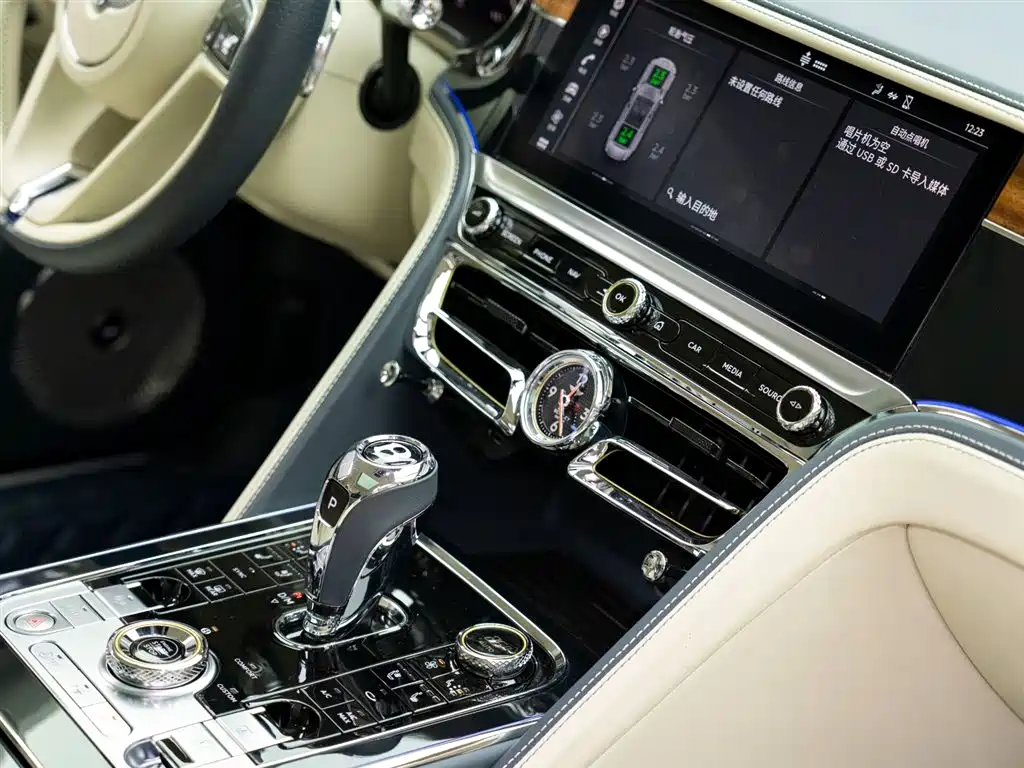 Bentley Flying Spur 2020 — фото 23