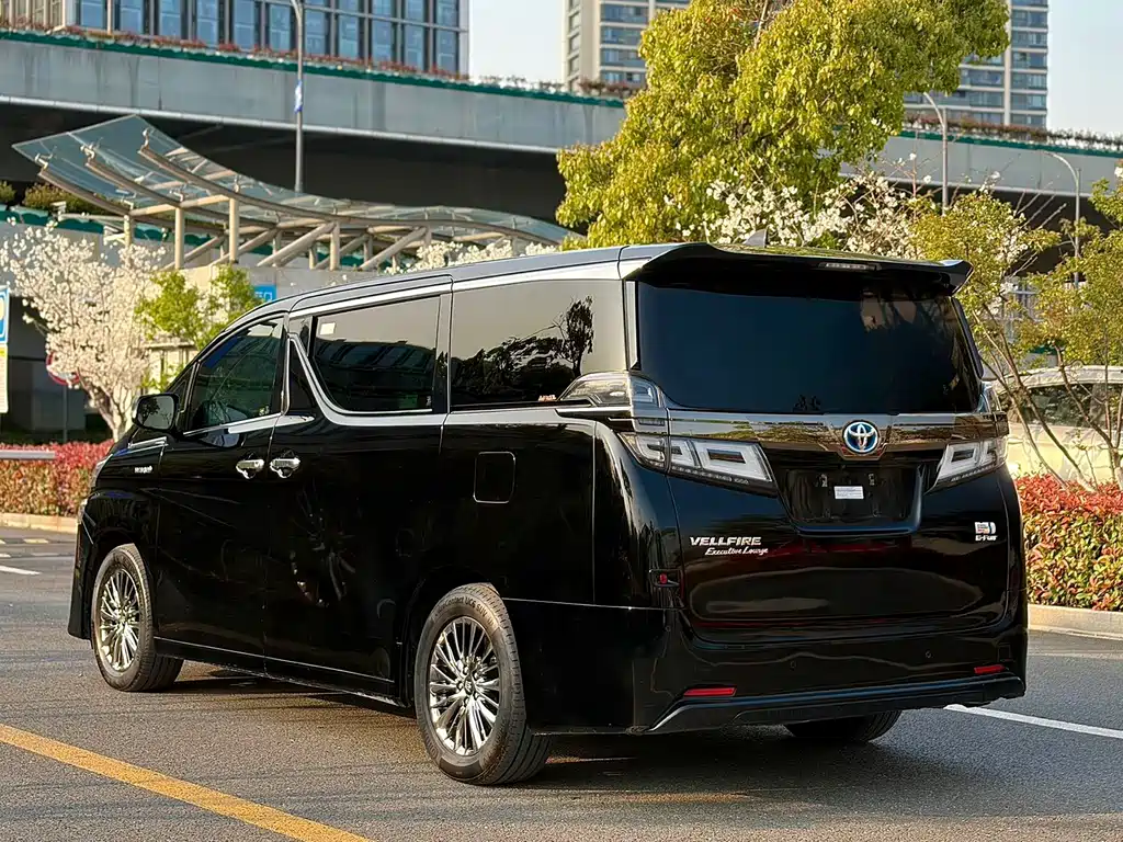 Toyota Vellfire 2021 — фото 6