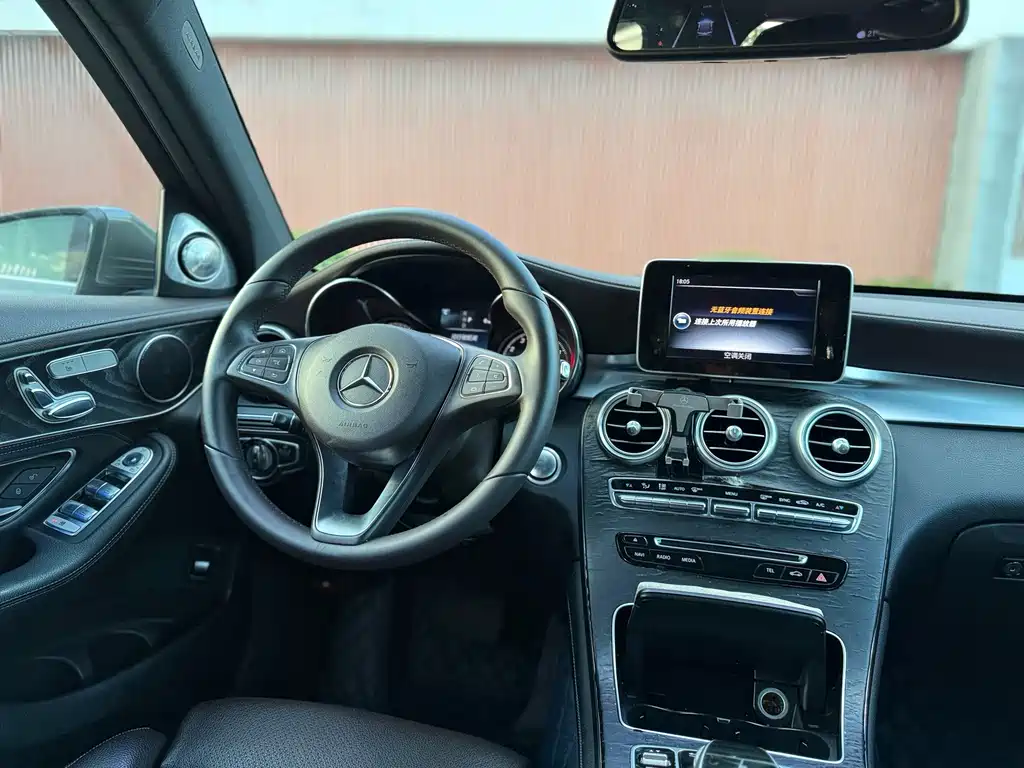 Mercedes-Benz GLC 2017 — фото 20