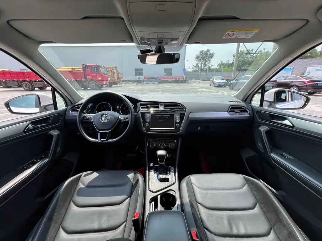 Volkswagen Tiguan L 2018 — фото 12