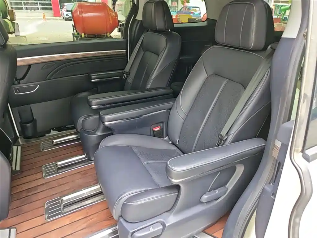 GAC Motor Trumpchi M8 2021 — фото 17