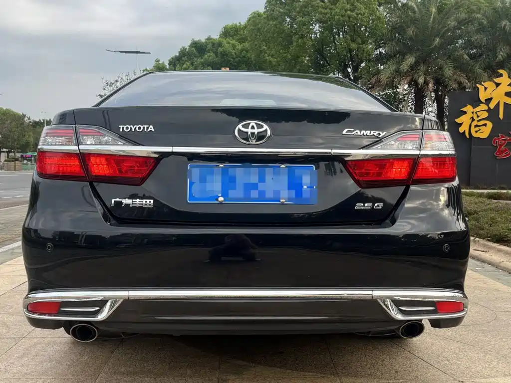 Toyota Camry 2016 — фото 8