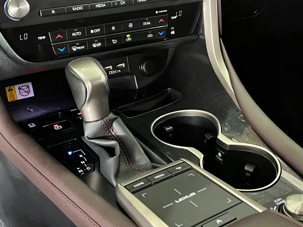 Lexus RX 2022 — фото 12