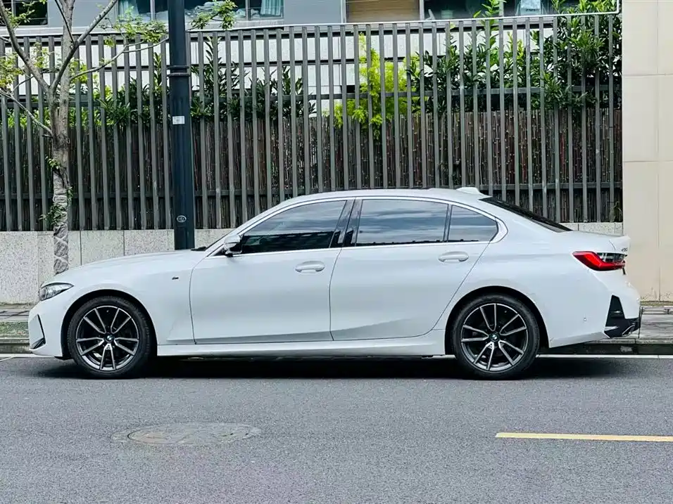 BMW 3 Series 2024