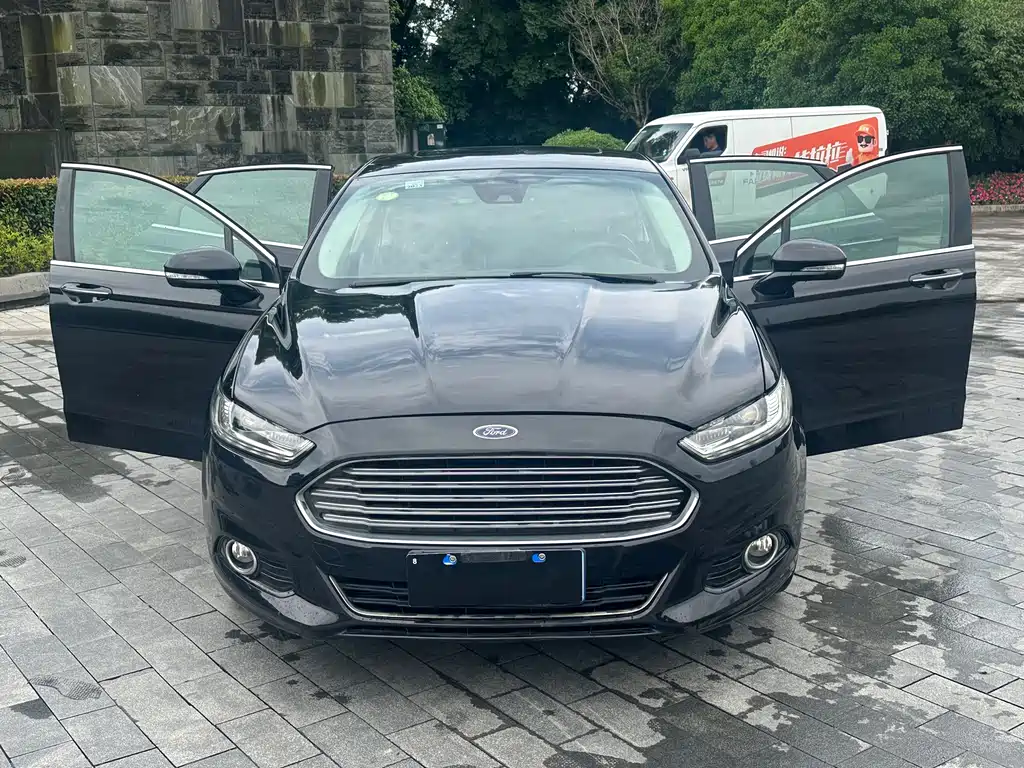 Ford Mondeo 2015 — фото 8
