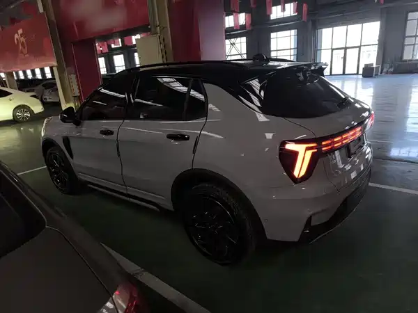 Lynk & Co 01 2023