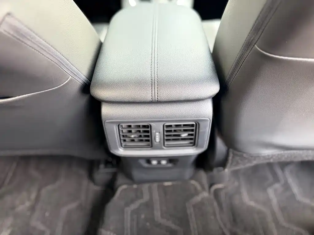 Toyota RAV4 2020 — фото 25