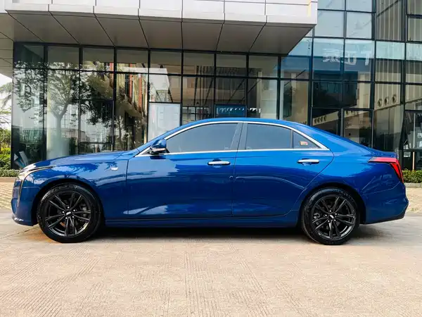 Cadillac CT4 2022