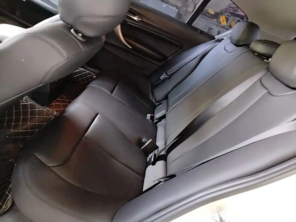 BMW 1 Series 2015 — фото 17