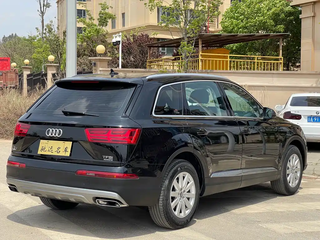 Audi Q7 2017 — фото 15