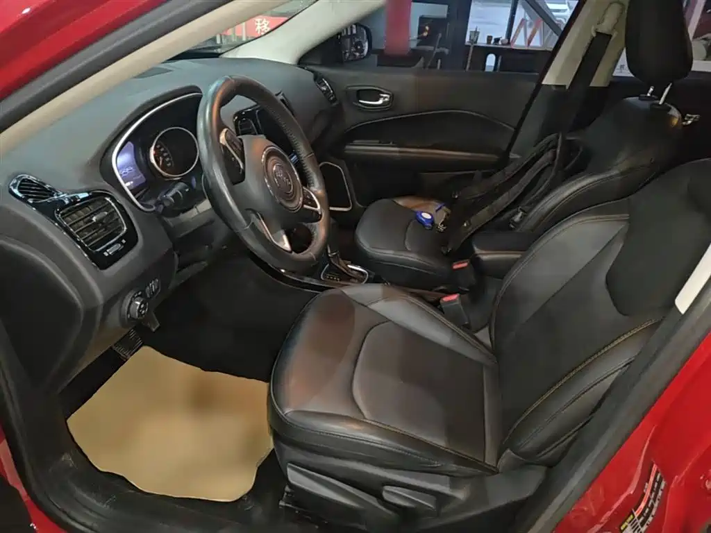 Jeep Compass 2020 — фото 15