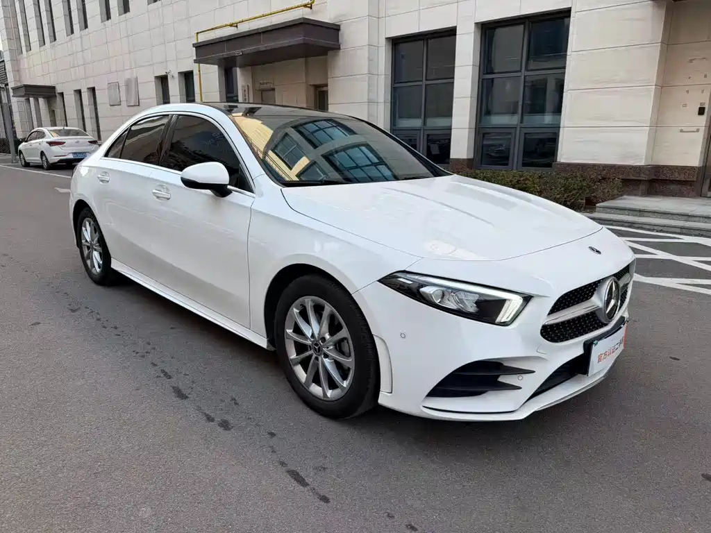 Mercedes-Benz A-Class 2022 — фото 3