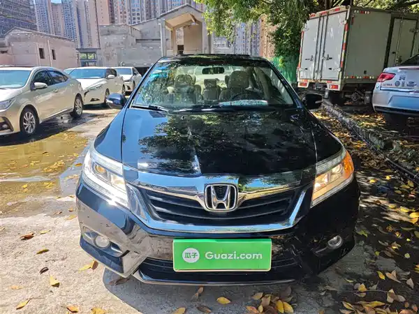 Honda Crider 2015