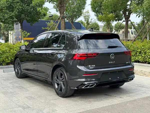 Volkswagen Golf 2021