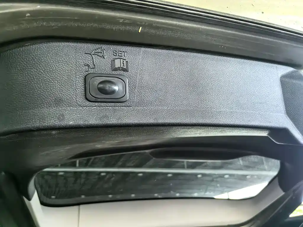 Ford Kuga 2014 — фото 12