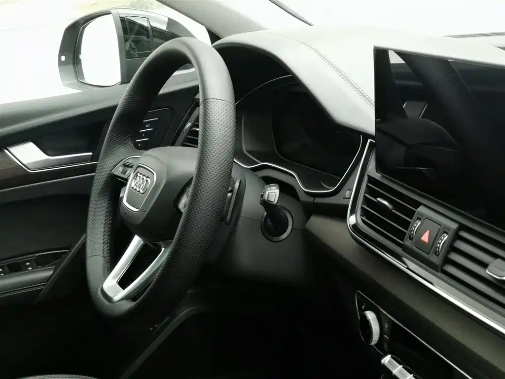Audi Q5L 2022 — фото 22