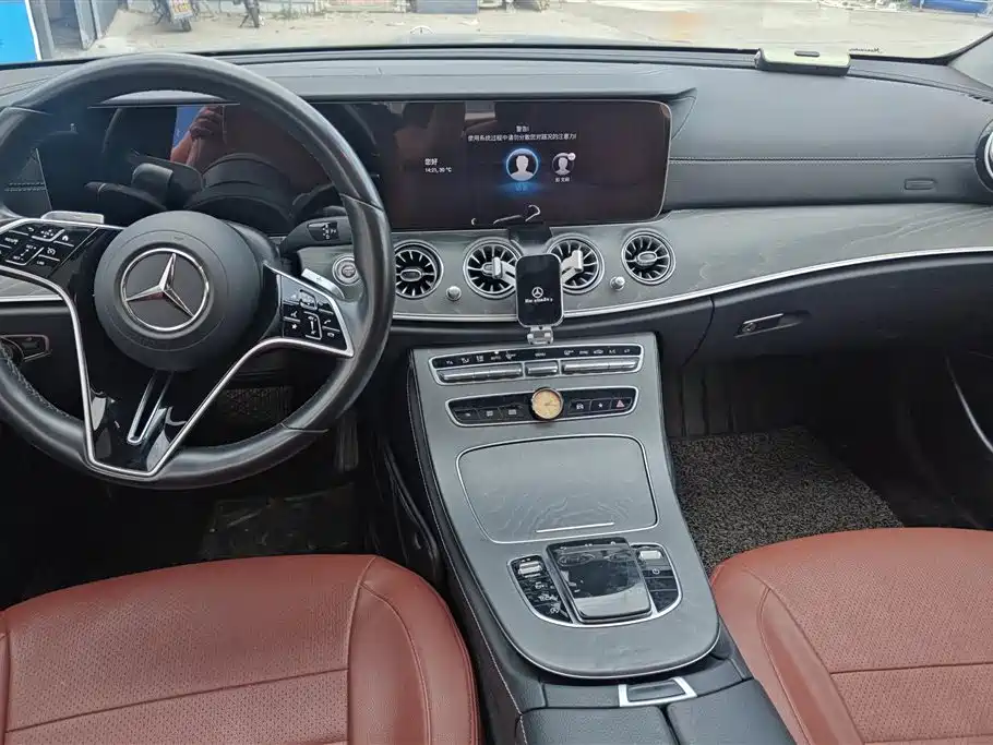 Mercedes-Benz E-Class 2023 — фото 16