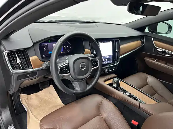 Volvo S90 2024