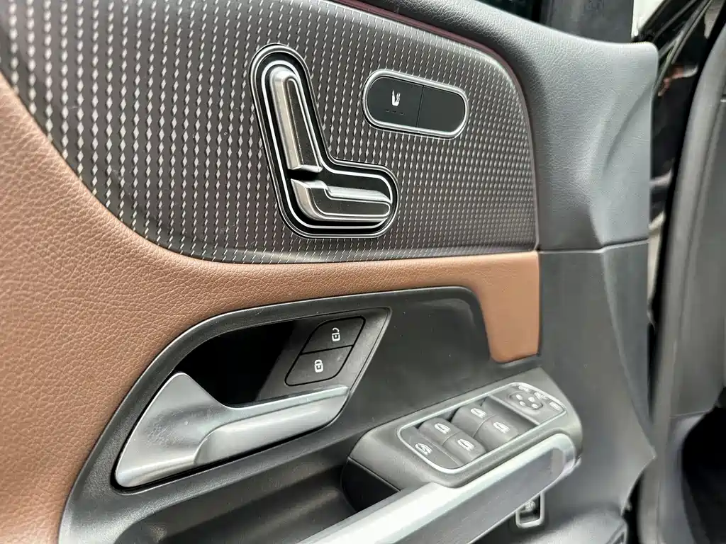 Mercedes-Benz GLB 2022 — фото 17